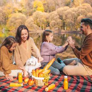 enjoying-family-activities-in-autumn enjoying-family-activities-in-autumn